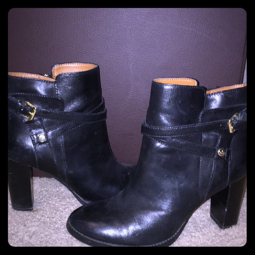 Ivanka Trump | Beautiful Black Leather Booties
